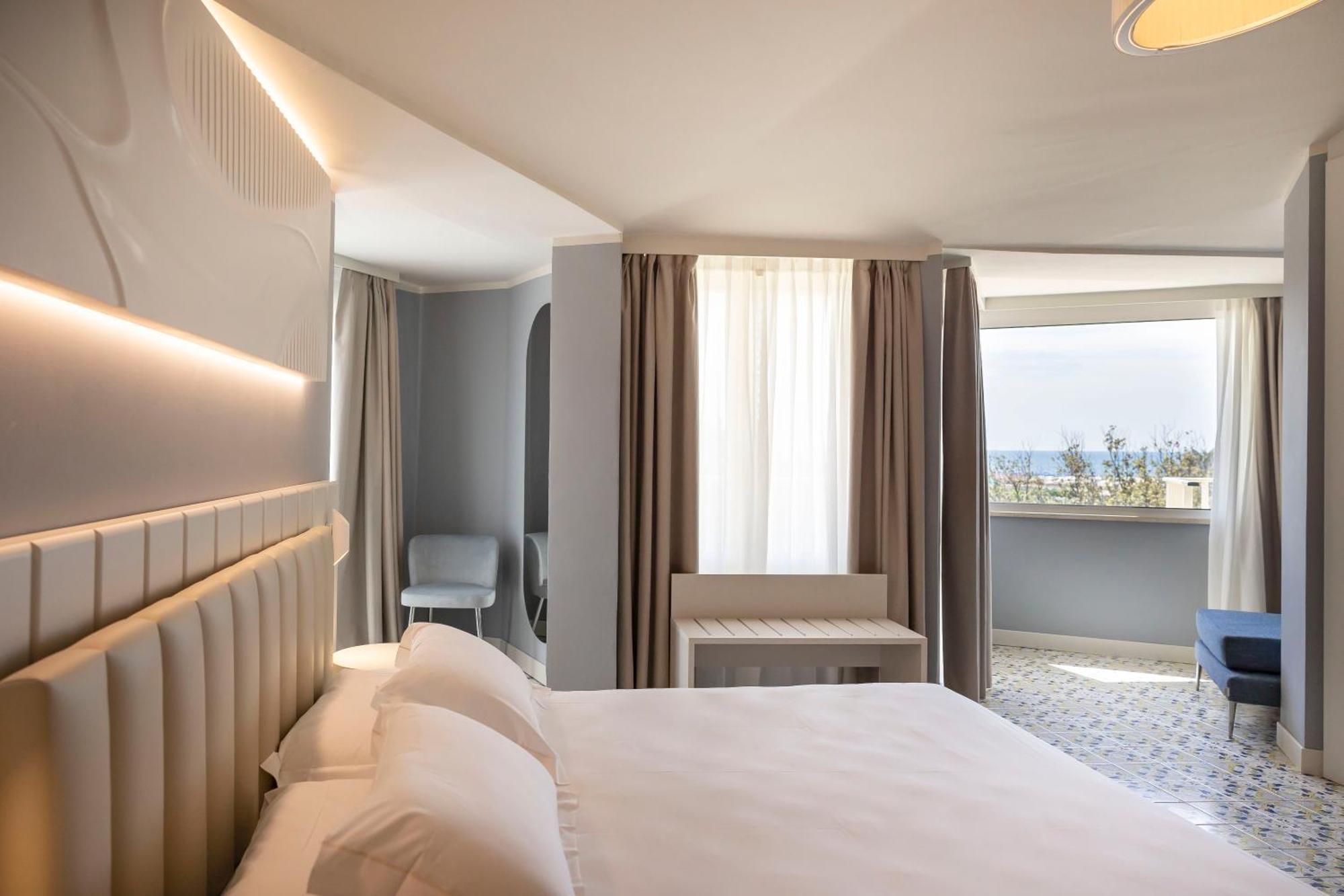 Junior Suite with Sea View,1672567723:JPEG