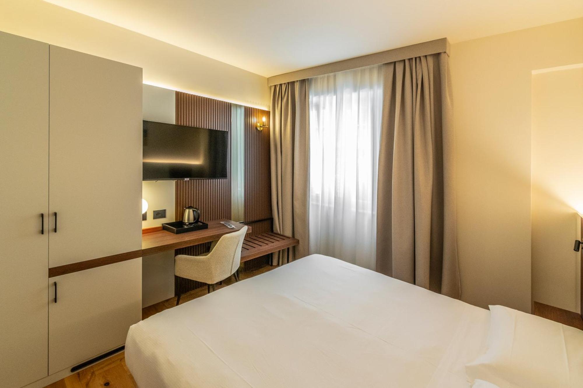 Standard Double Room,1680579448:JPEG