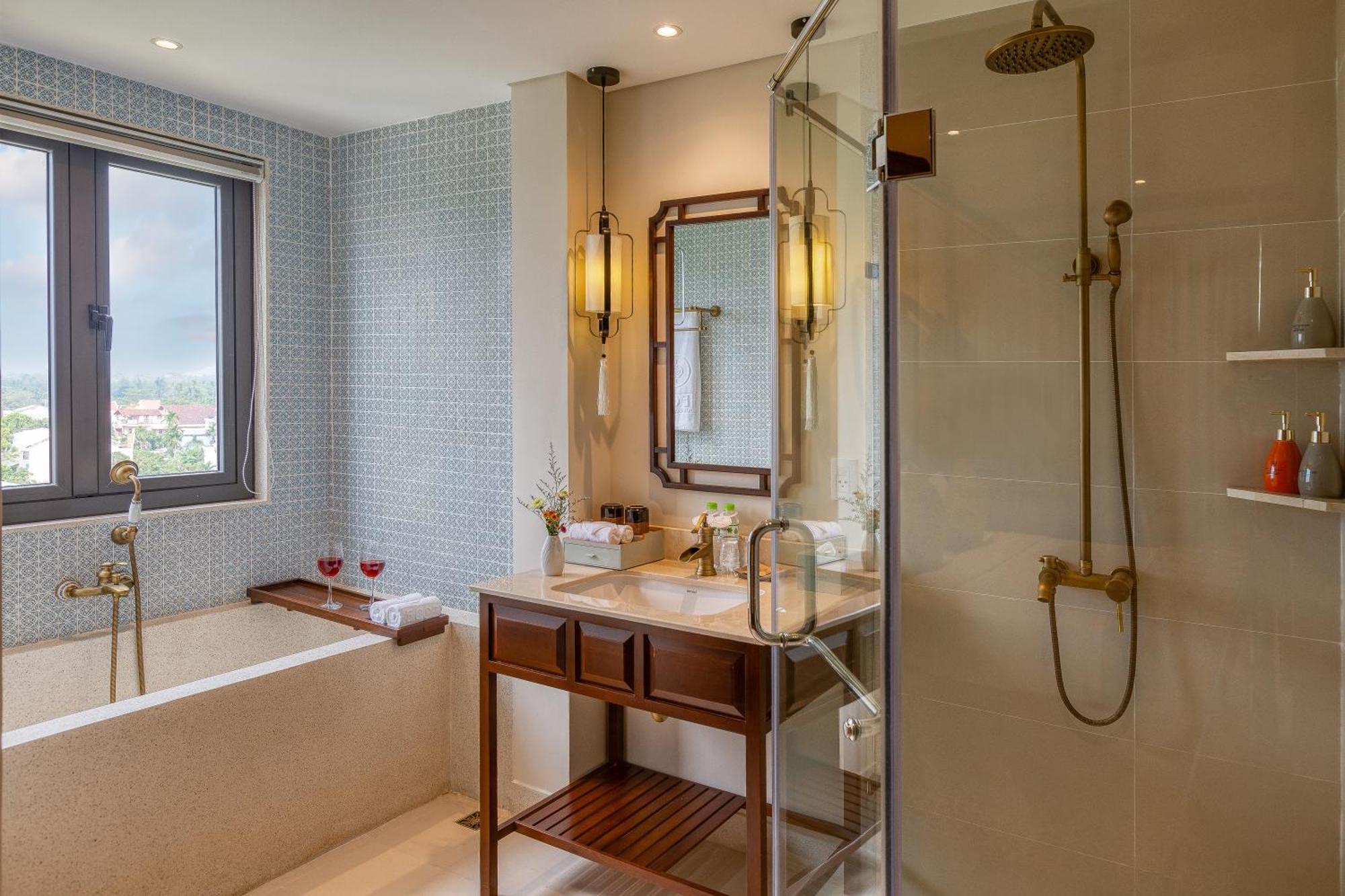 Premium Double or Twin Room Bathtub Balcony Quiet Street View