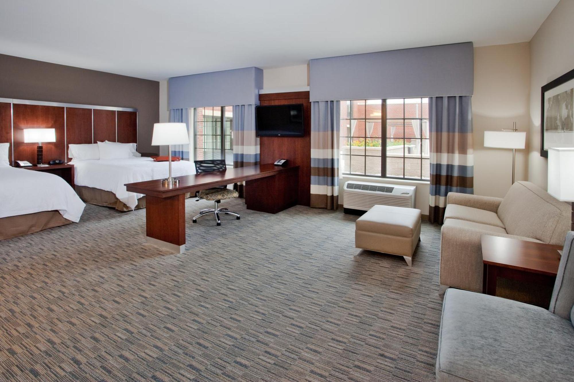 Queen Studio Suite with Two Queen Beds - Non-Smoking