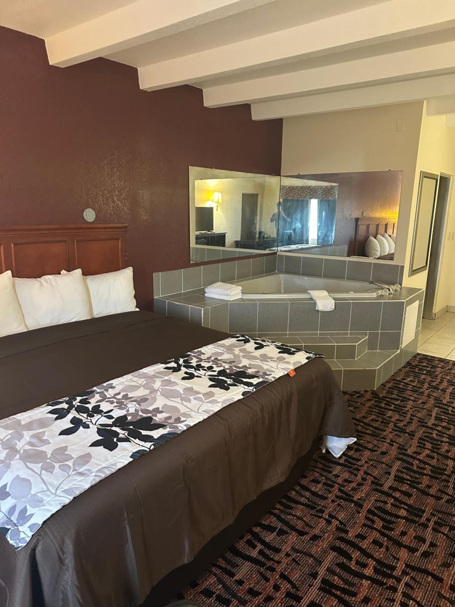 Superior King Suite,1697893092:JPEG