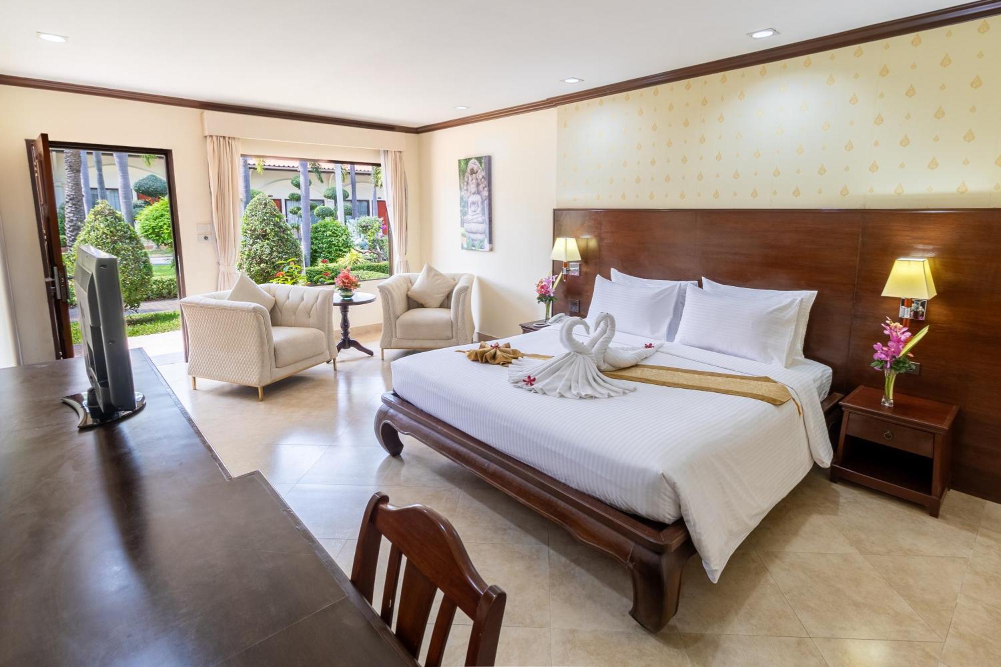 Deluxe Room King Bed