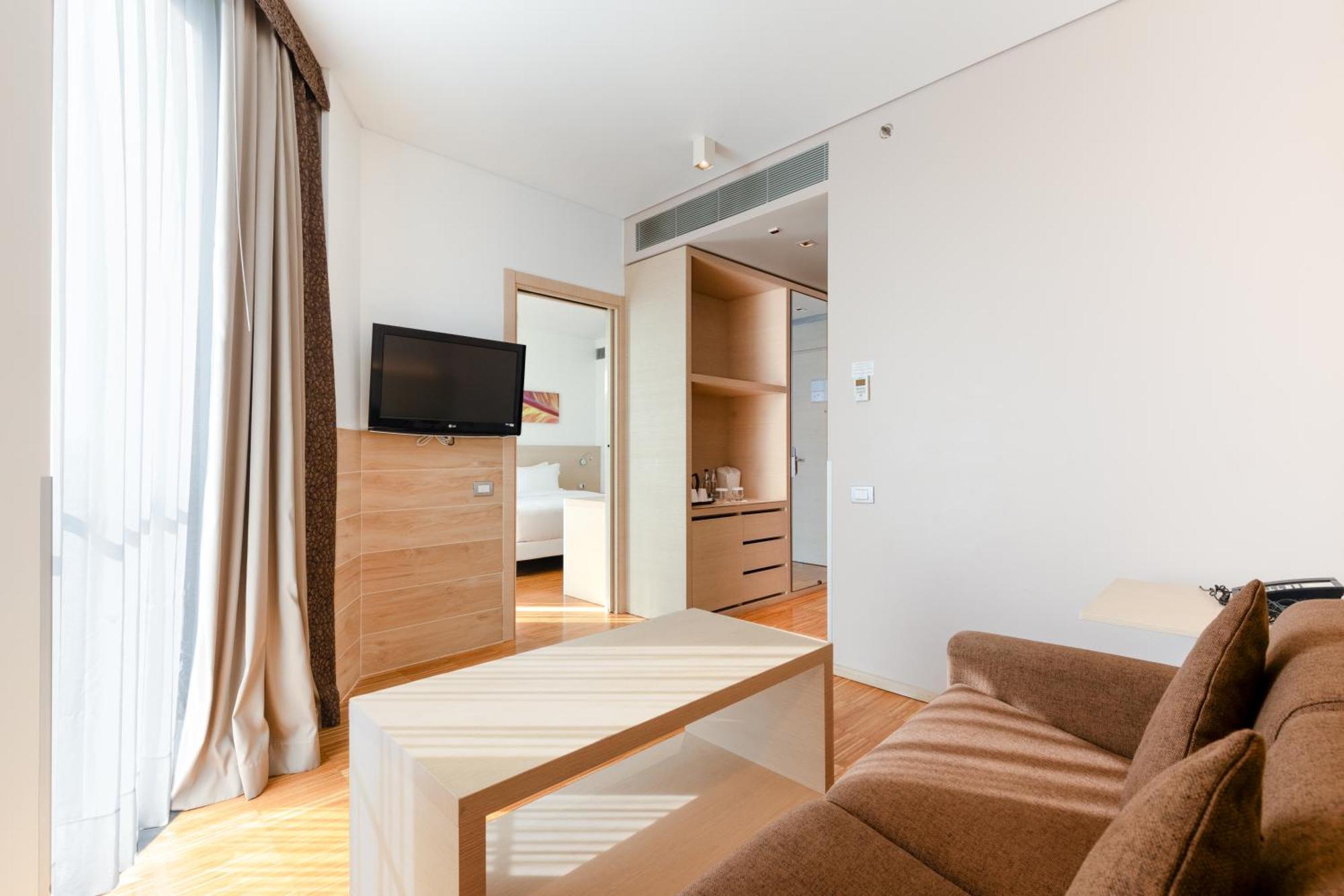 Corner King Suite,1717039830:JPEG