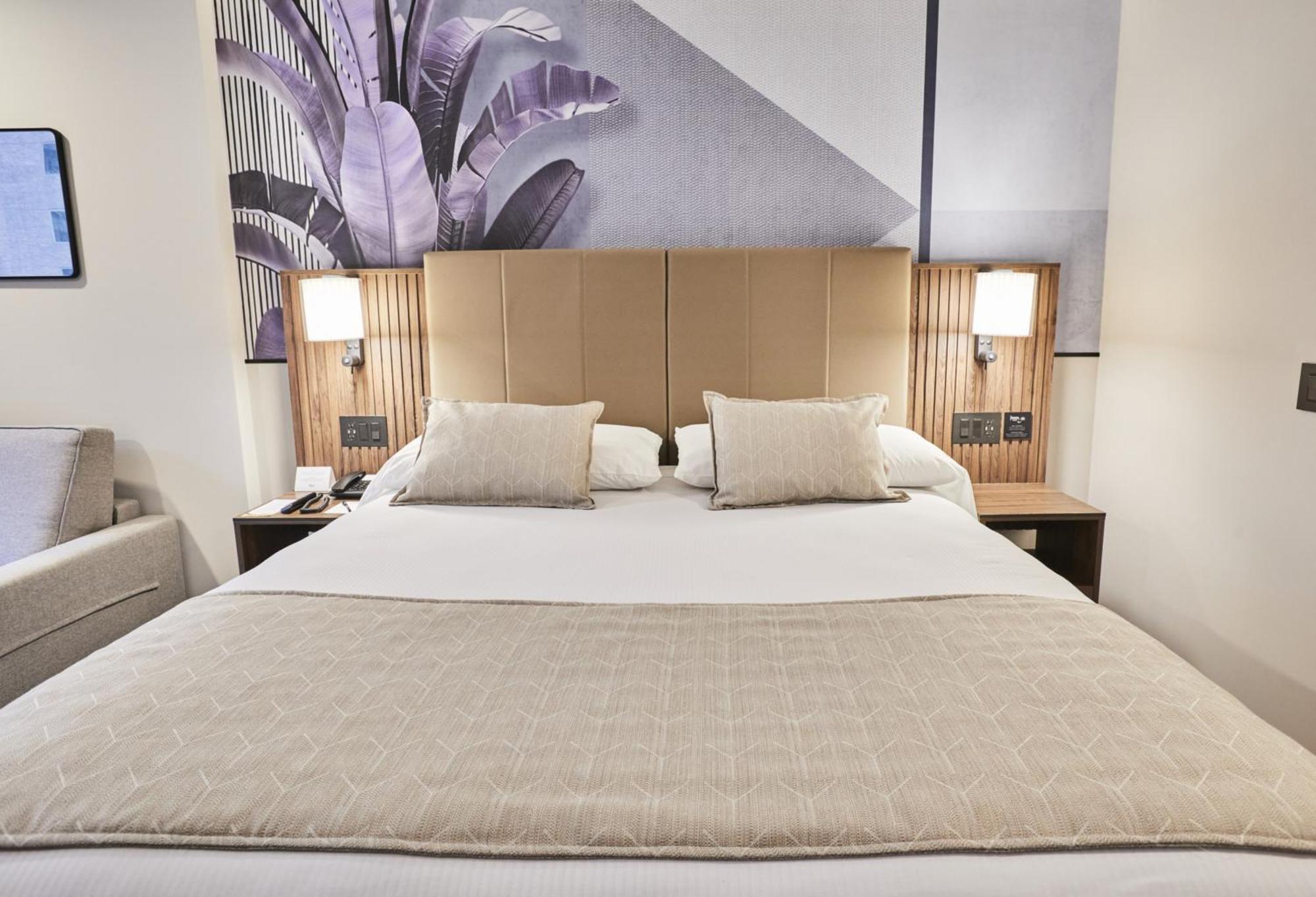 Junior Suite,1740703700:JPEG