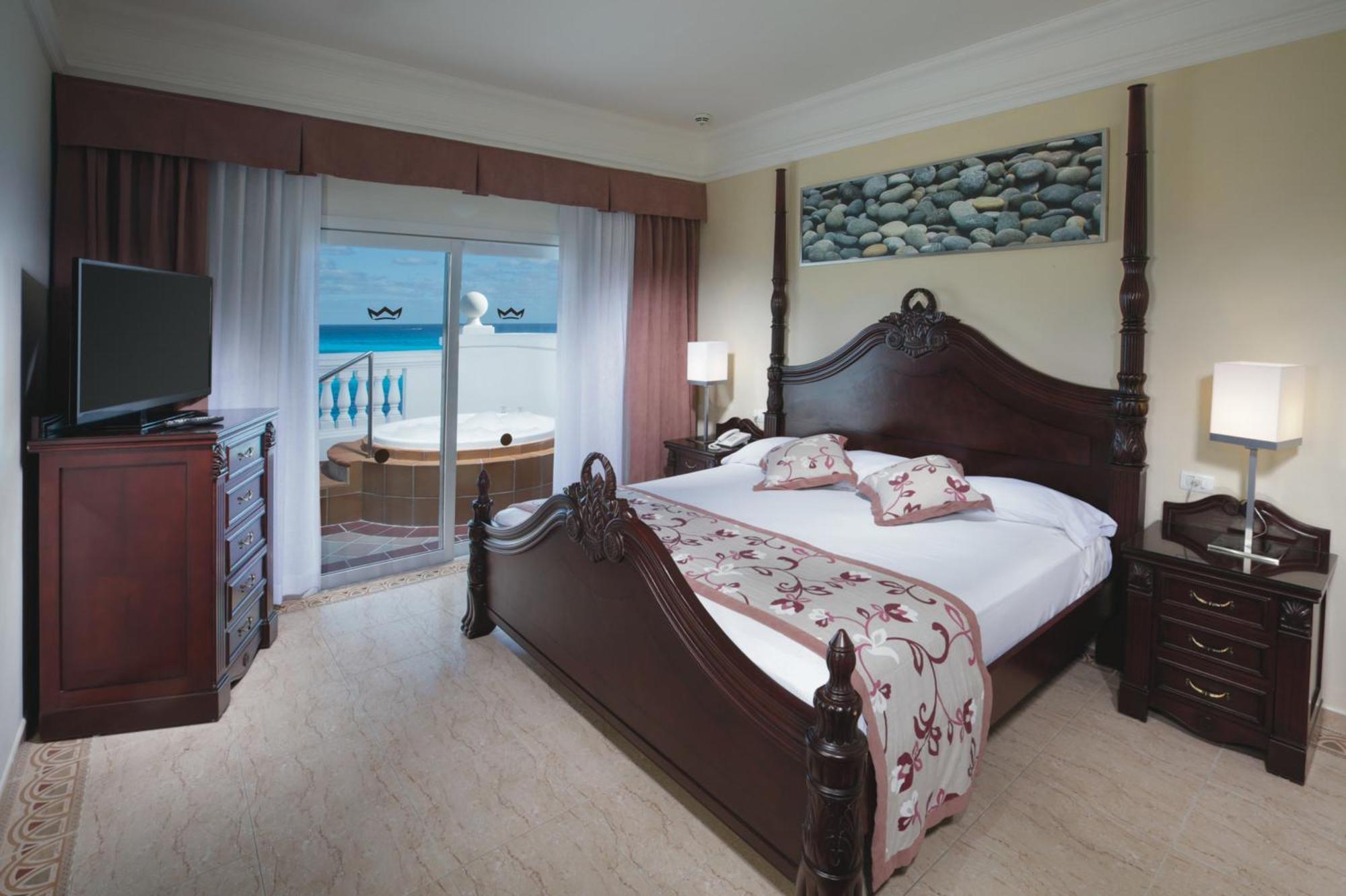 Suite Hot Tub Ocean View