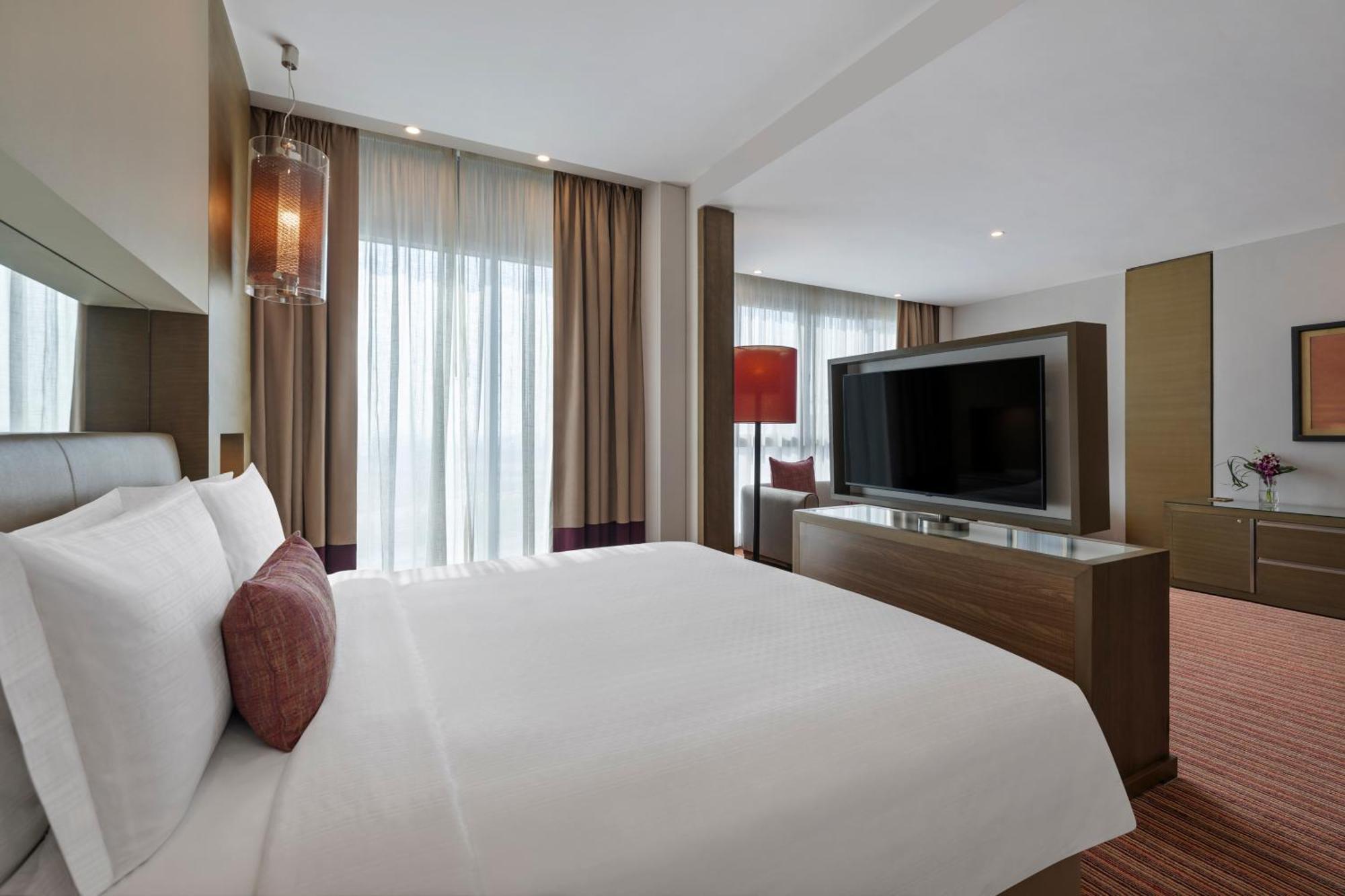 Junior Suite Lounge Access