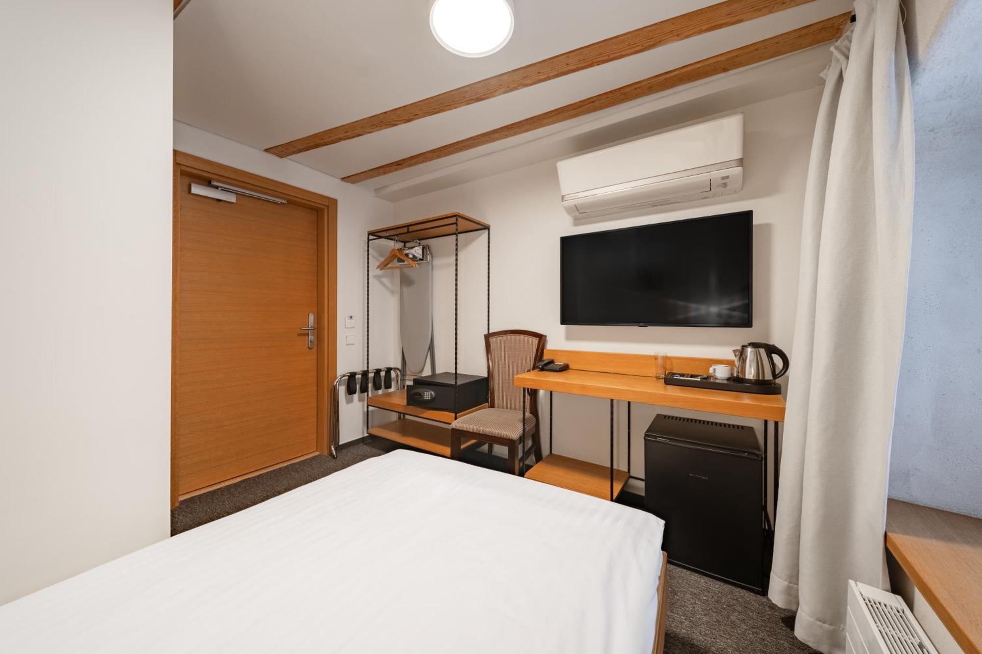 Heritage Single Room