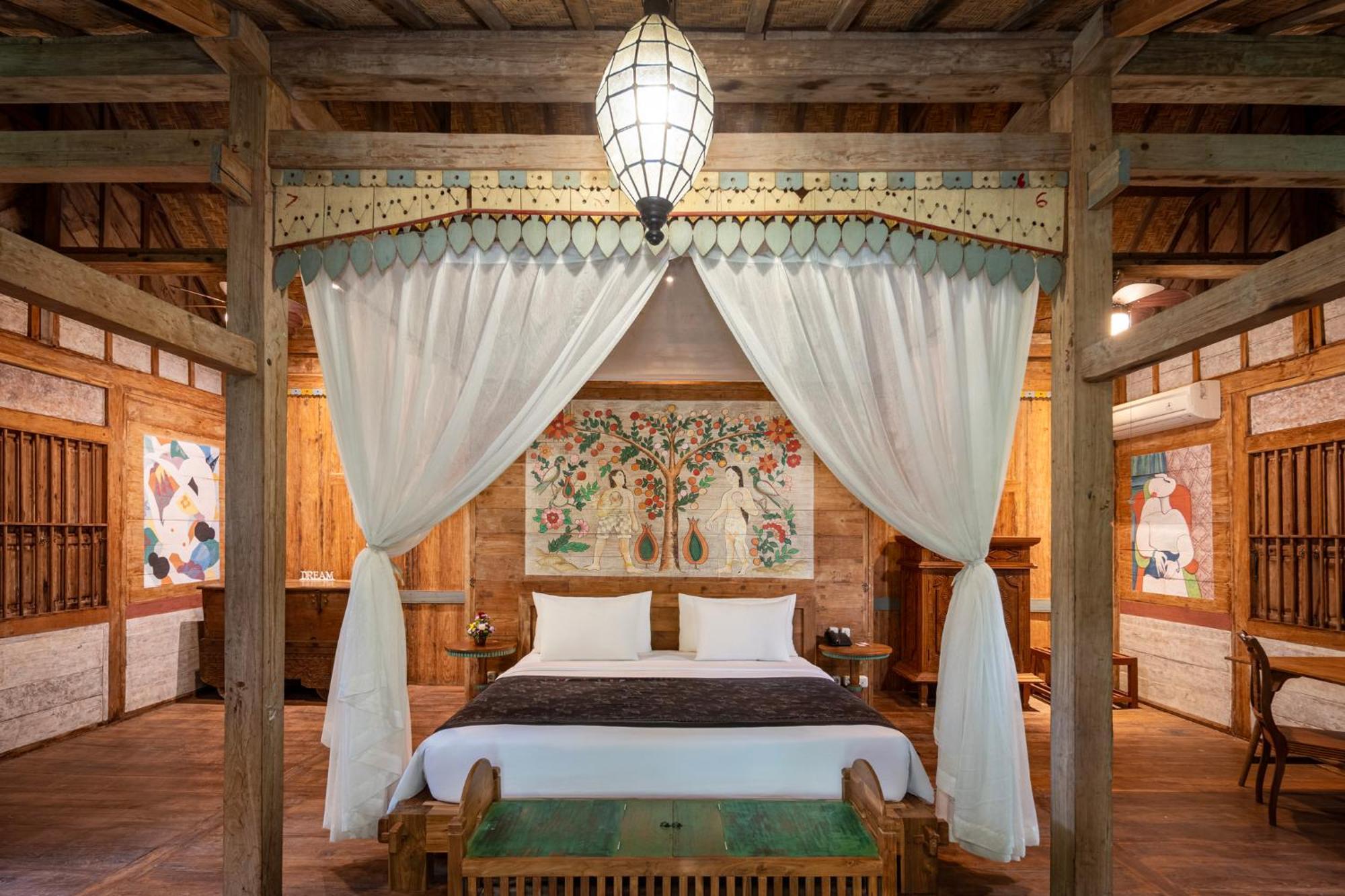 Wooden Suite - Free 30 minutes Massage