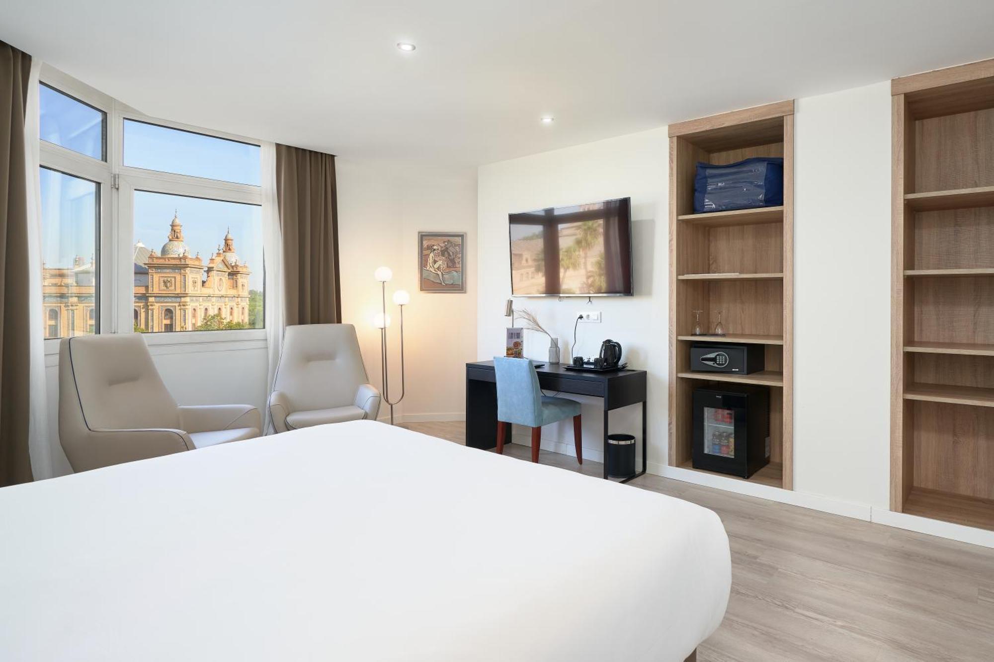 Superior Room view to monument