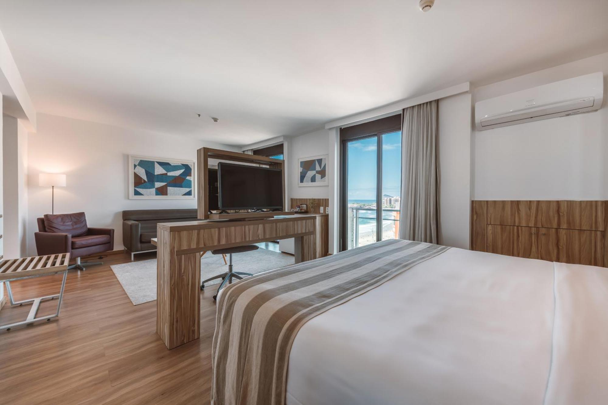 Suite Junior - Vue Latérale sur Mer