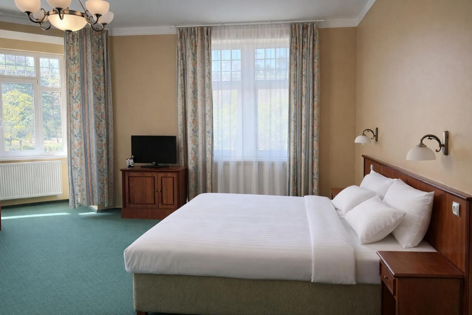 Deluxe Double Room Bath