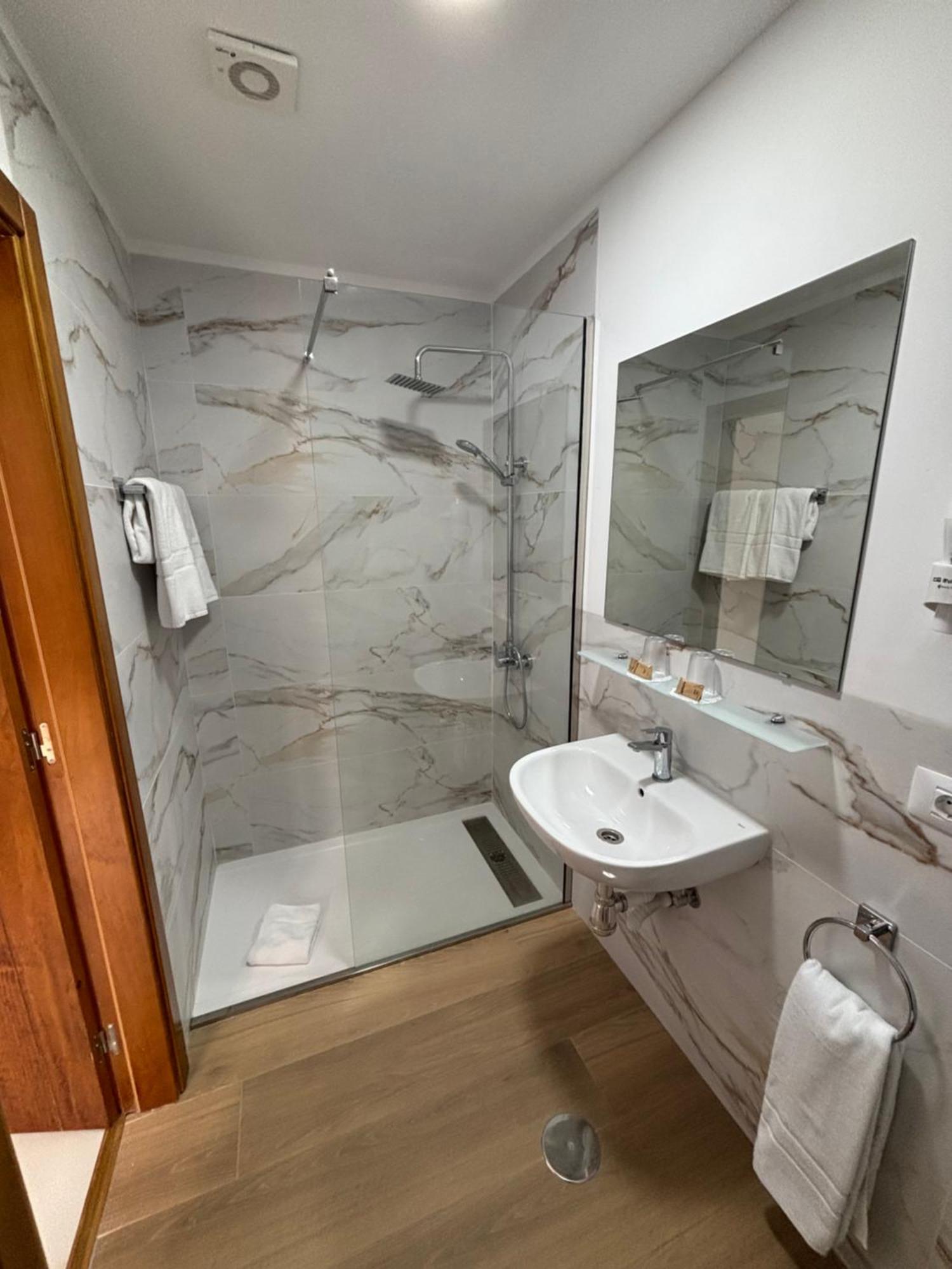 Deluxe Double Room with Balcony and Sea View