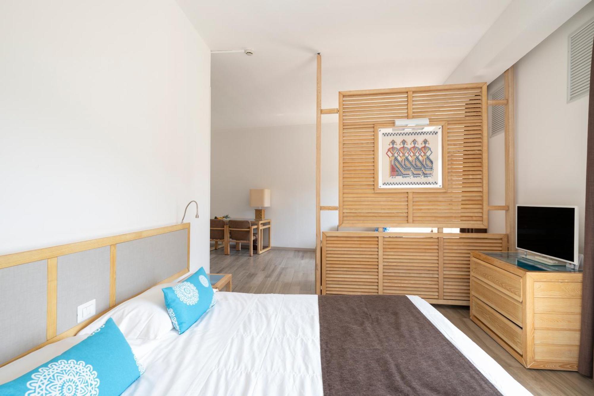 Quadruple Room,1766012694:JPEG
