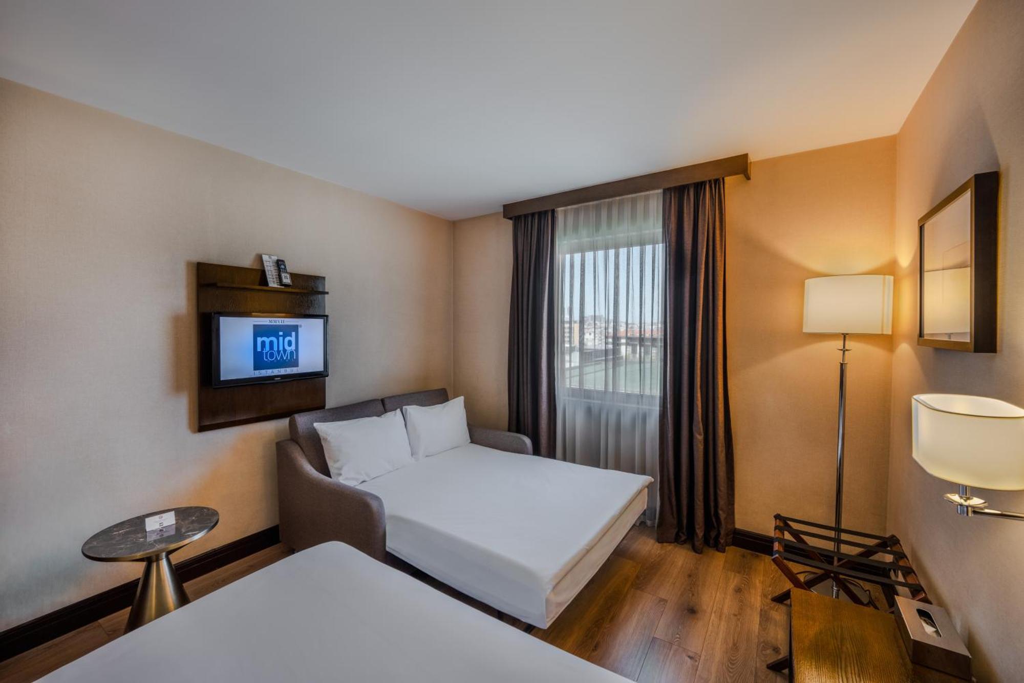 Deluxe Family Room