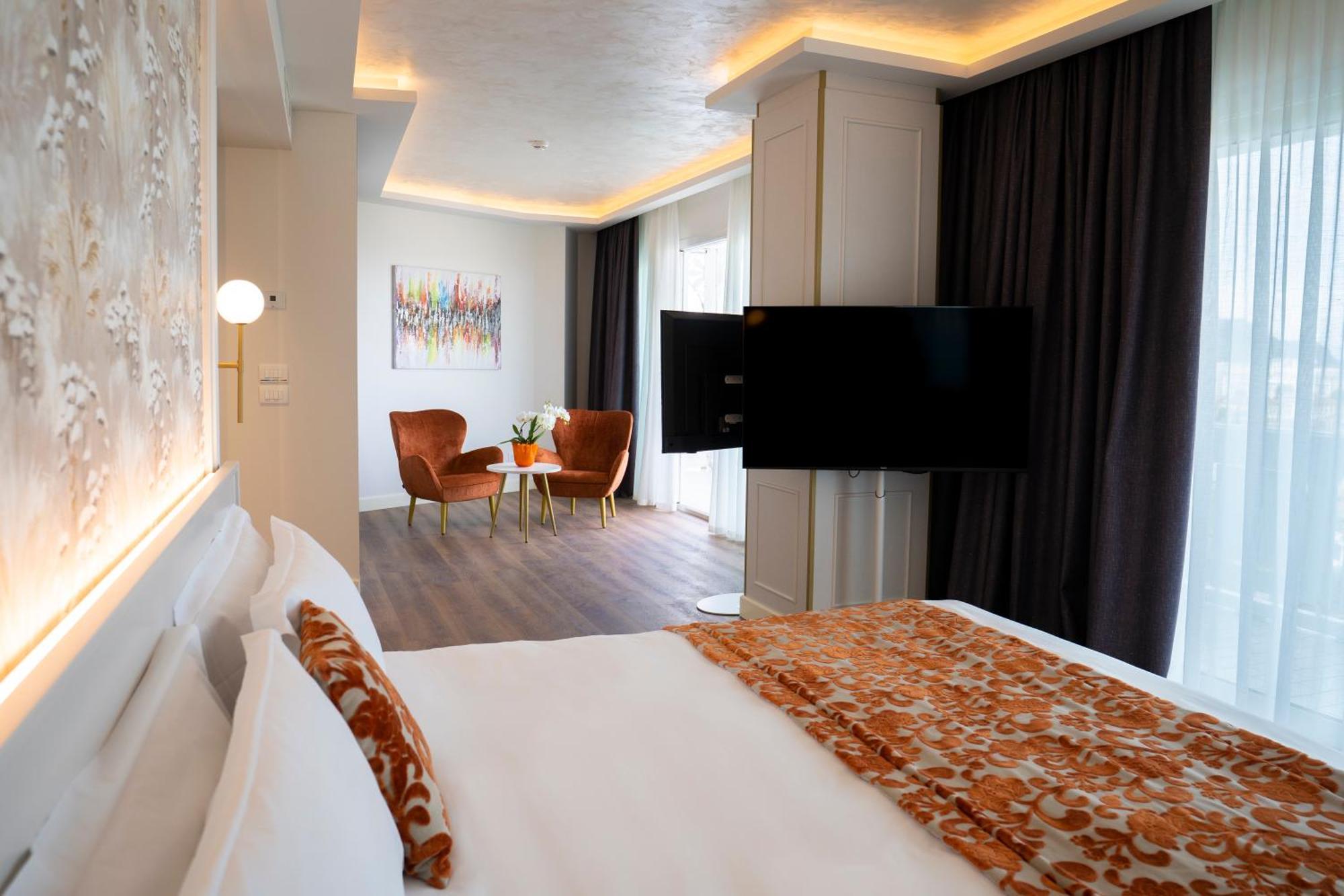 Deluxe Suite,1770051742:JPEG