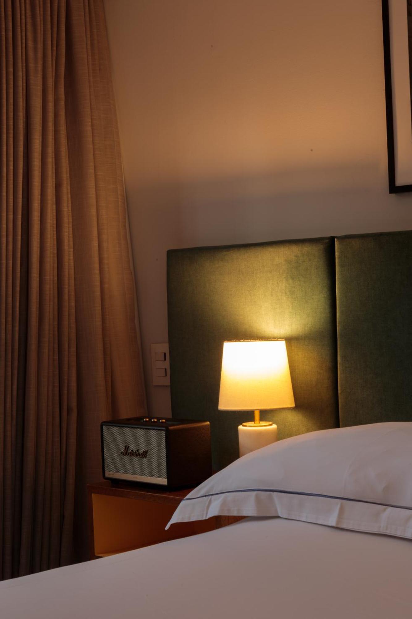 Deluxe Queen Suite