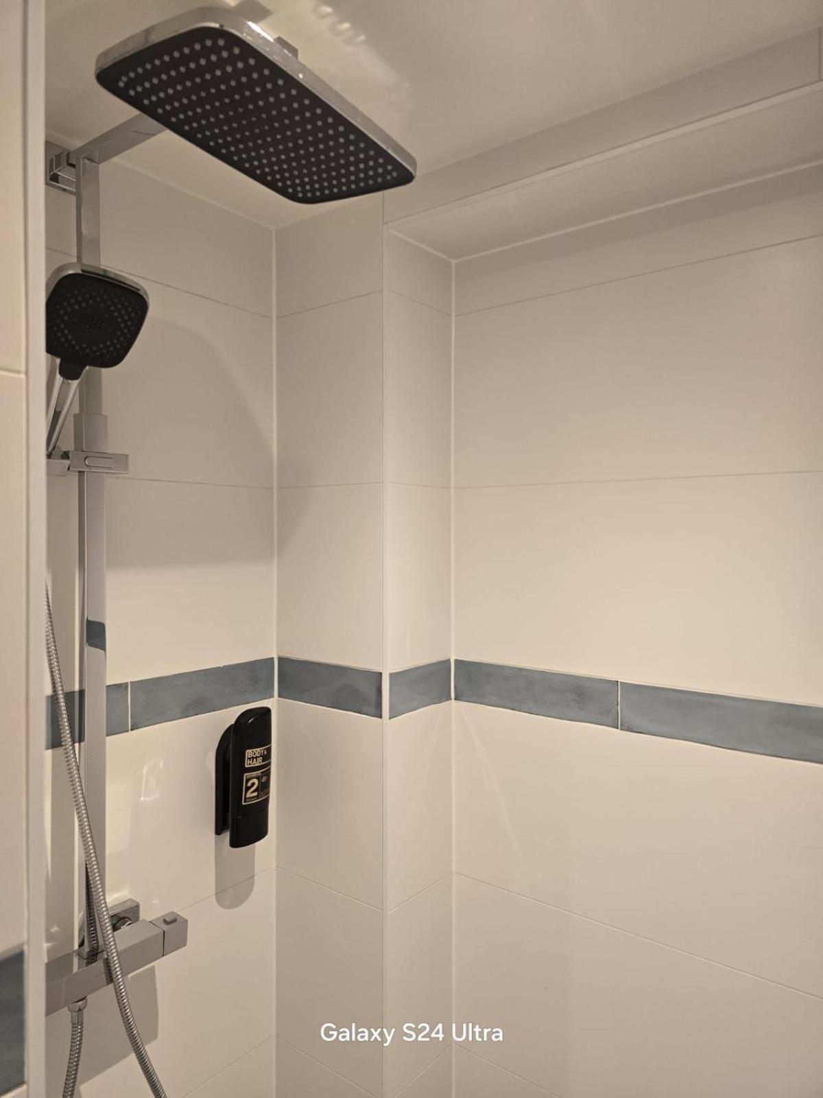 Twin Room Private Bathroom