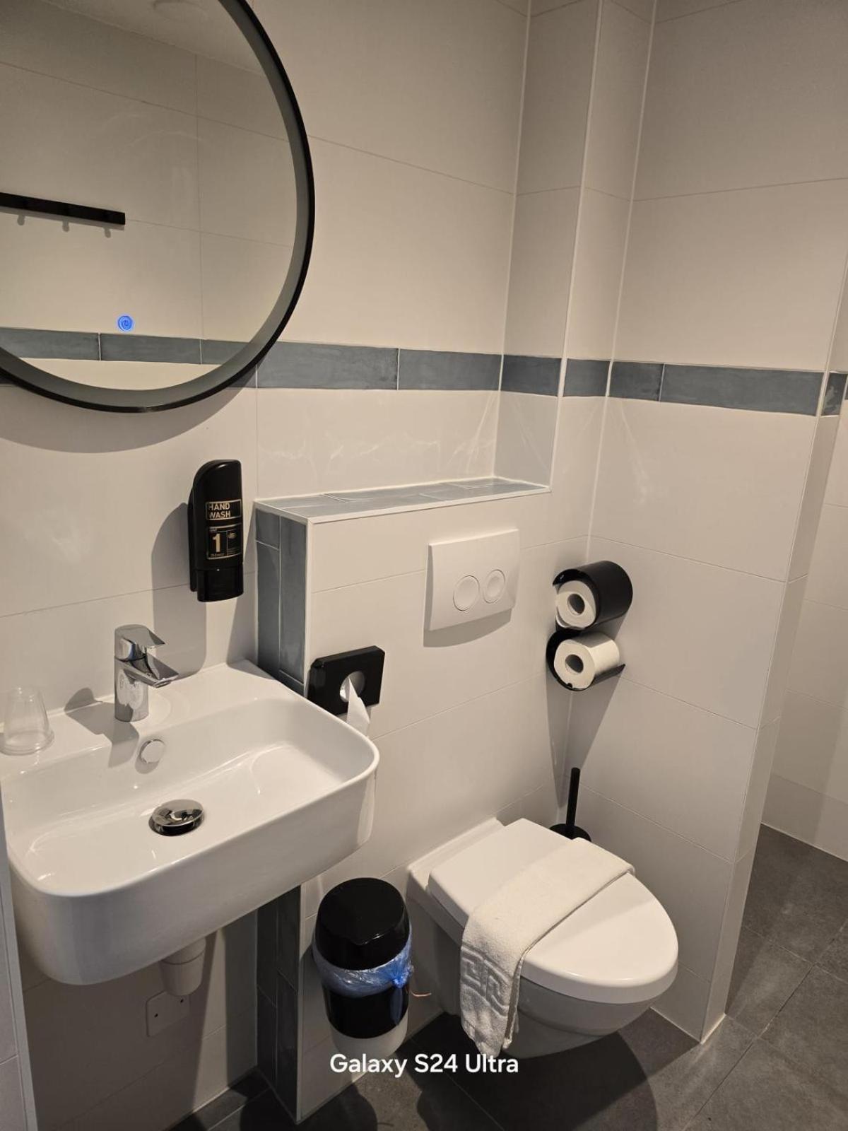 Twin Room Private Bathroom
