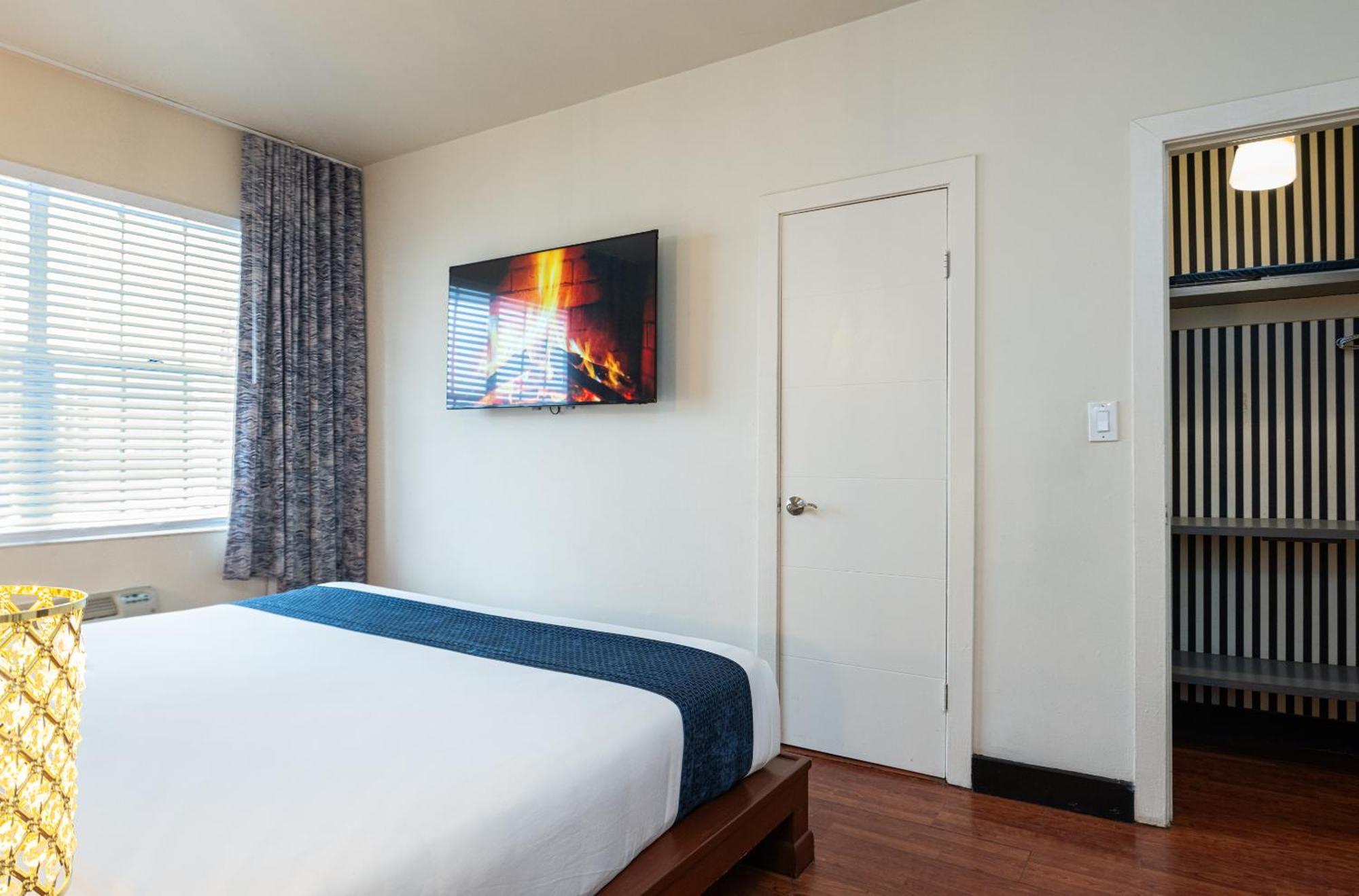 Standard Zimmer mit Kingsize-Bett