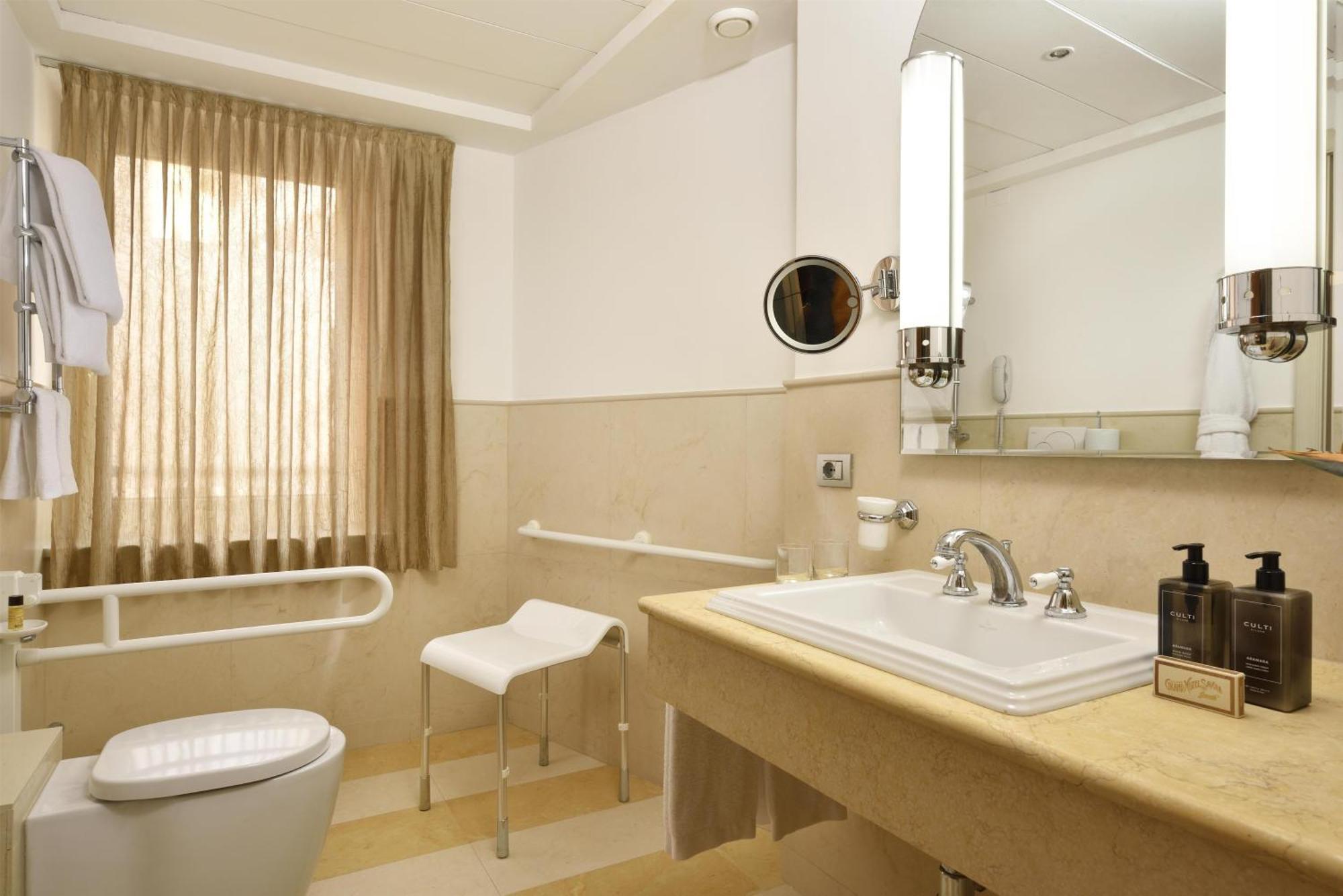 Twin Room - Mobility Access