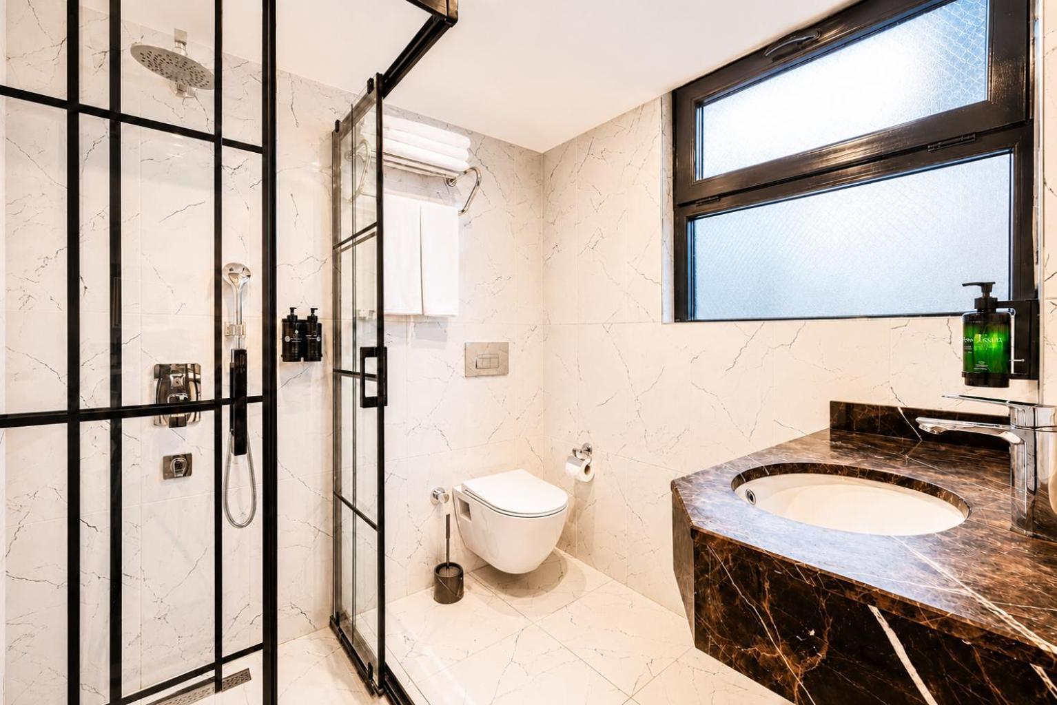 Deluxe Family Suite