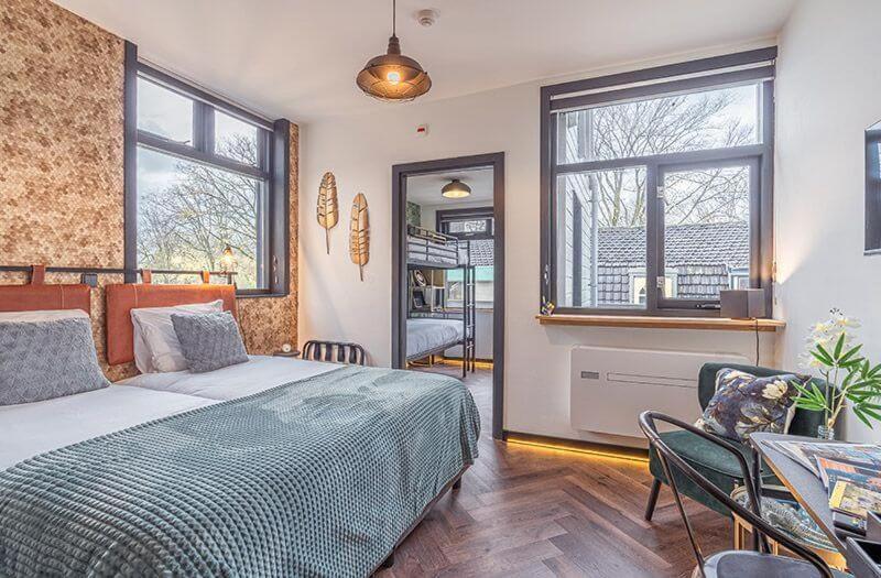 Deluxe Family Room