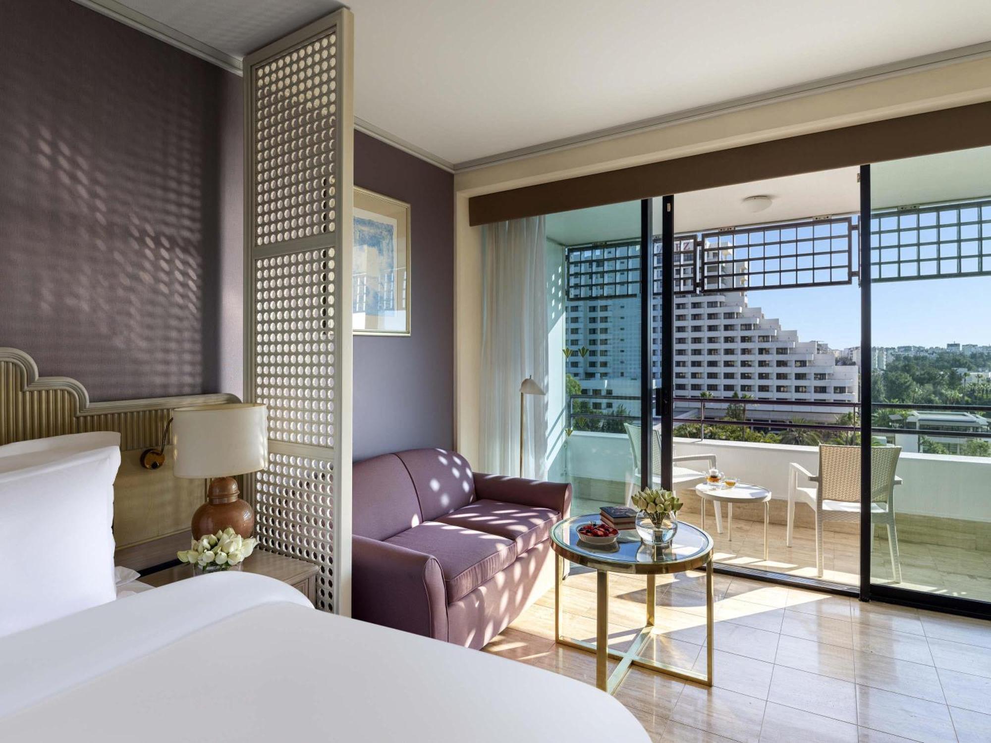 Standard Twin Room Side Sea View