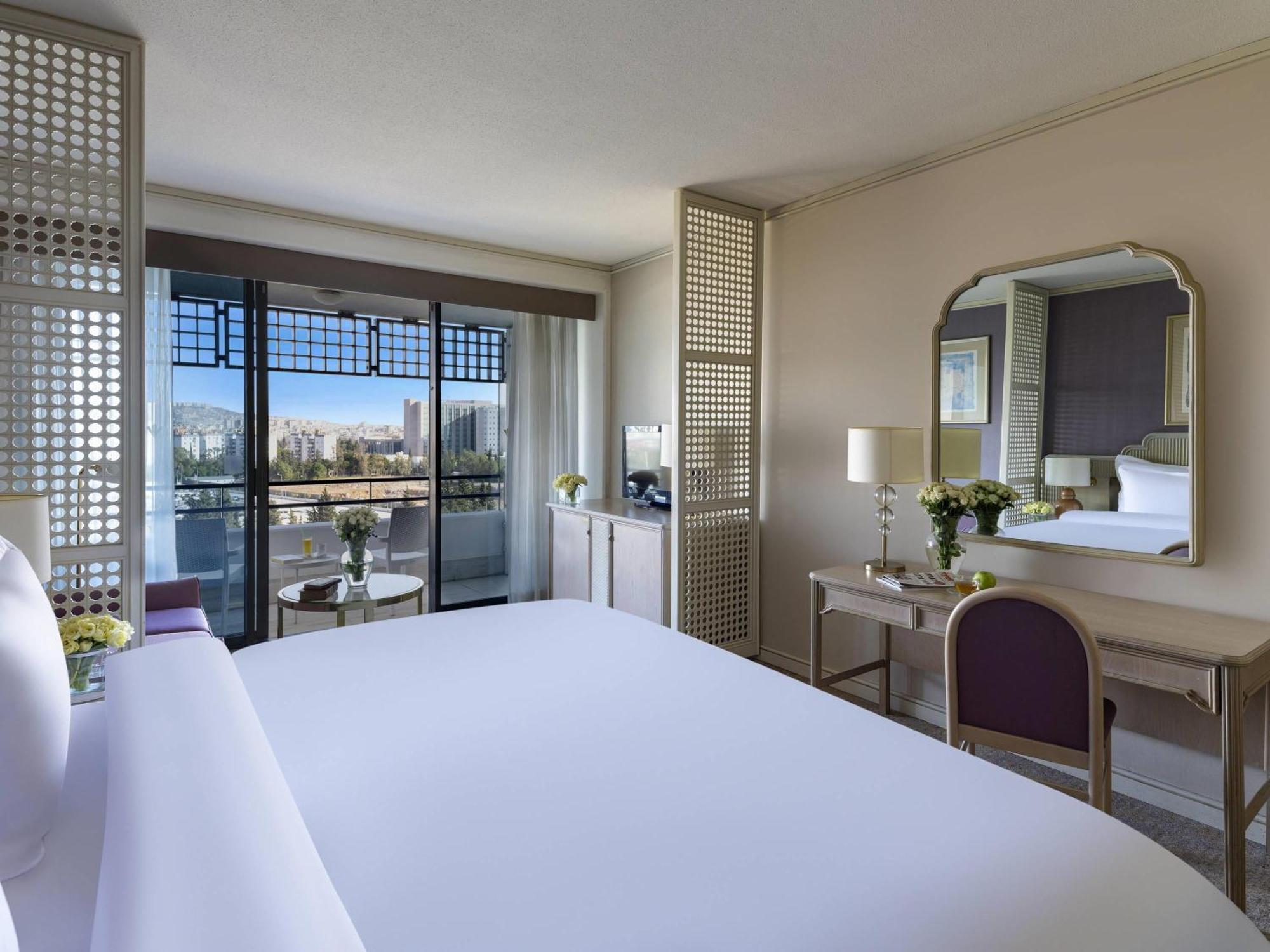 Standard King Room City View
