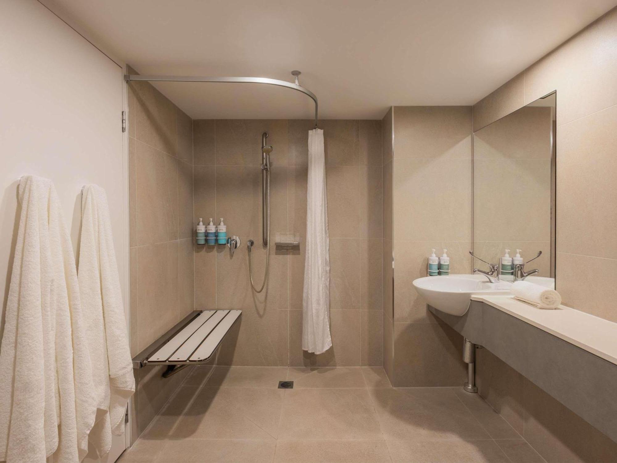 Deluxe King Room - Accessible
