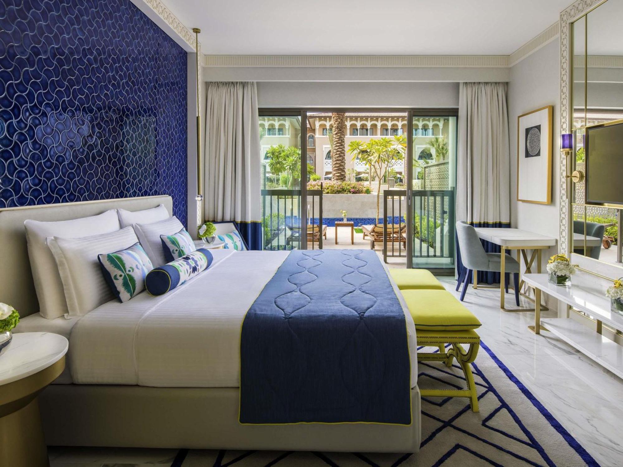 Premium King Room Pool Access