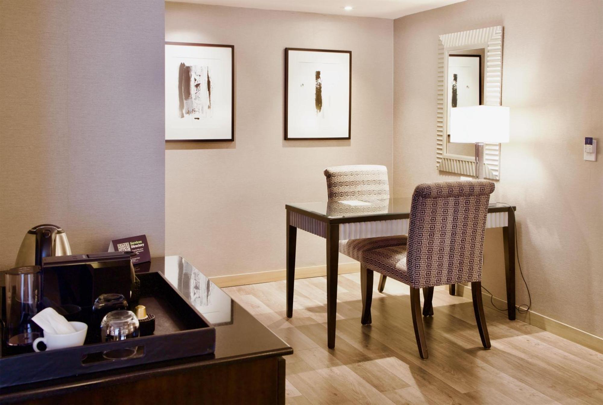 Junior King Suite Seating Area