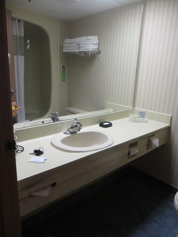 Queen Room with Two Queen Beds,232046746:JPEG