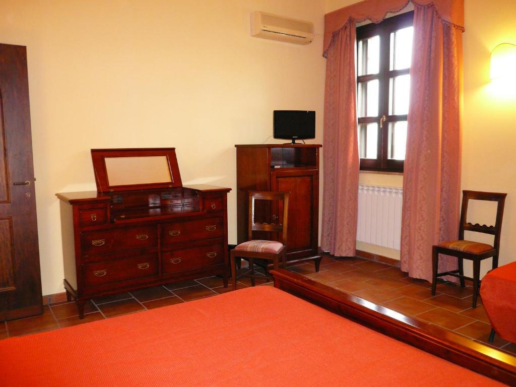 Twin Room,26292026:JPEG
