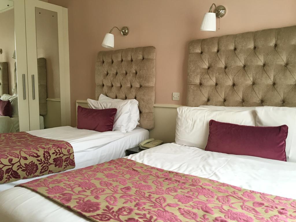 Classic Triple Room,1674701765:JPEG