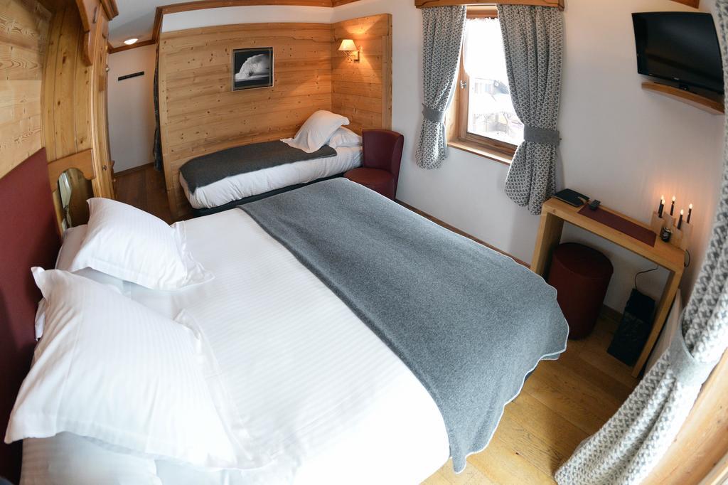 Triple Room with Mountain View (2 Adults + 1 Child)