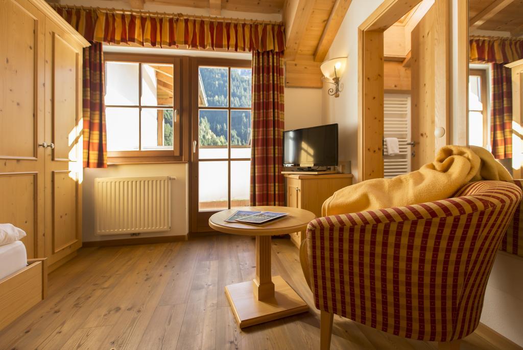 Einzelzimmer mit Balkon