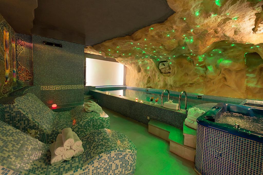 Doppel-/Zweibettzimmer mit Zugang zum Spa