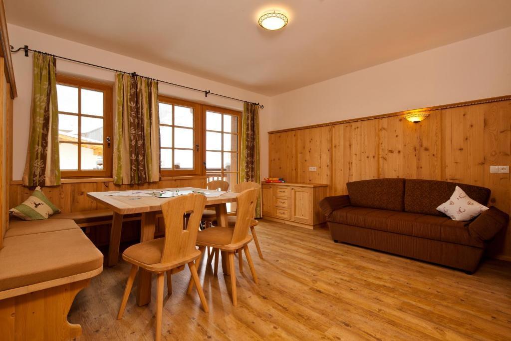 Two-Bedroom Apartment,1127878929:JPEG