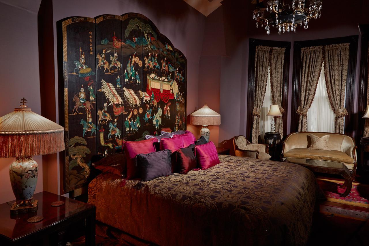Deluxe King Suite