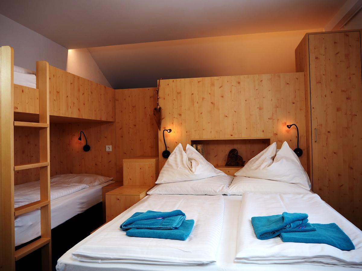 Vierbettzimmer mit Bad