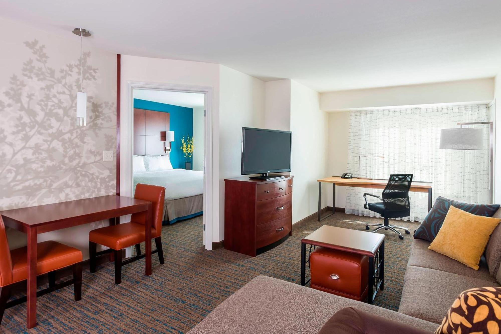 One-Bedroom King Suite with Sofa Bed,1629403495:JPEG