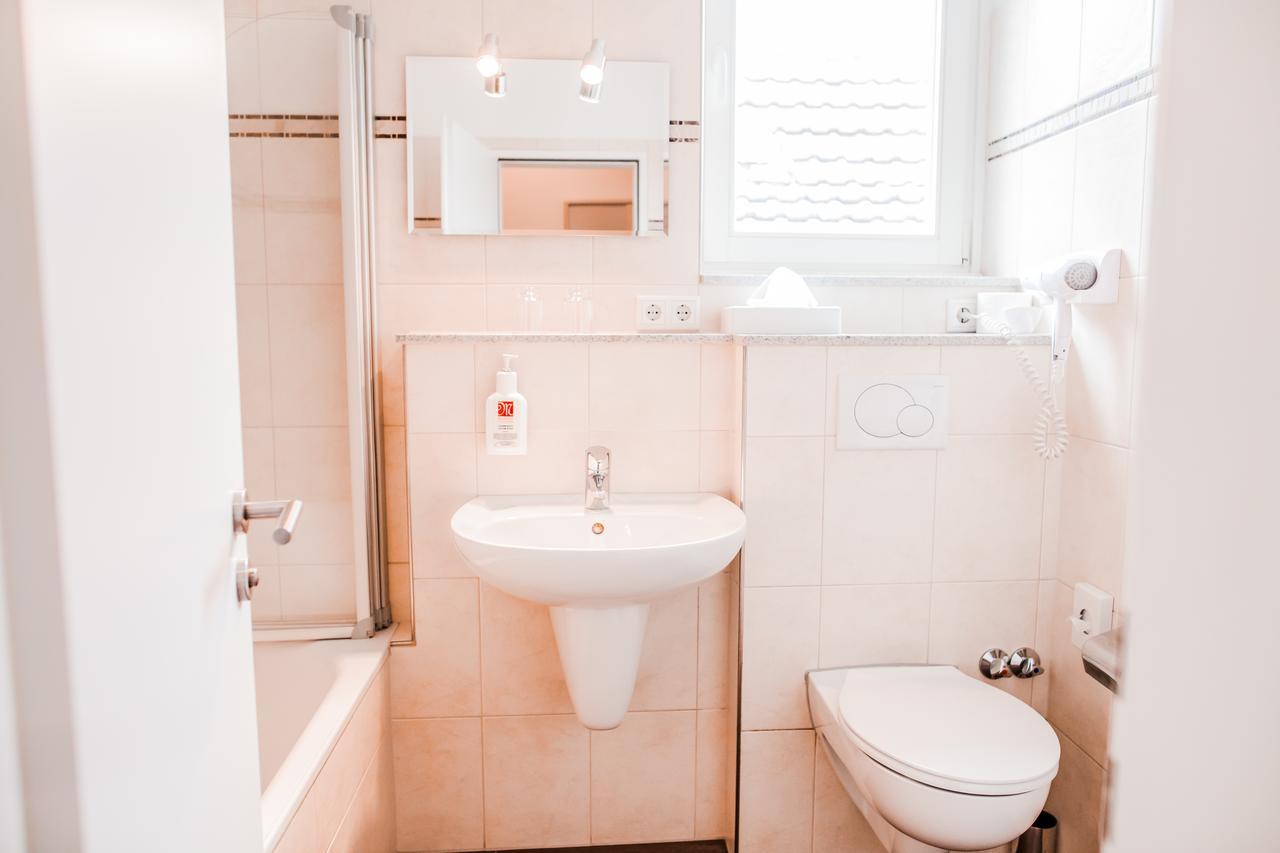 Double Room,587986926:JPEG