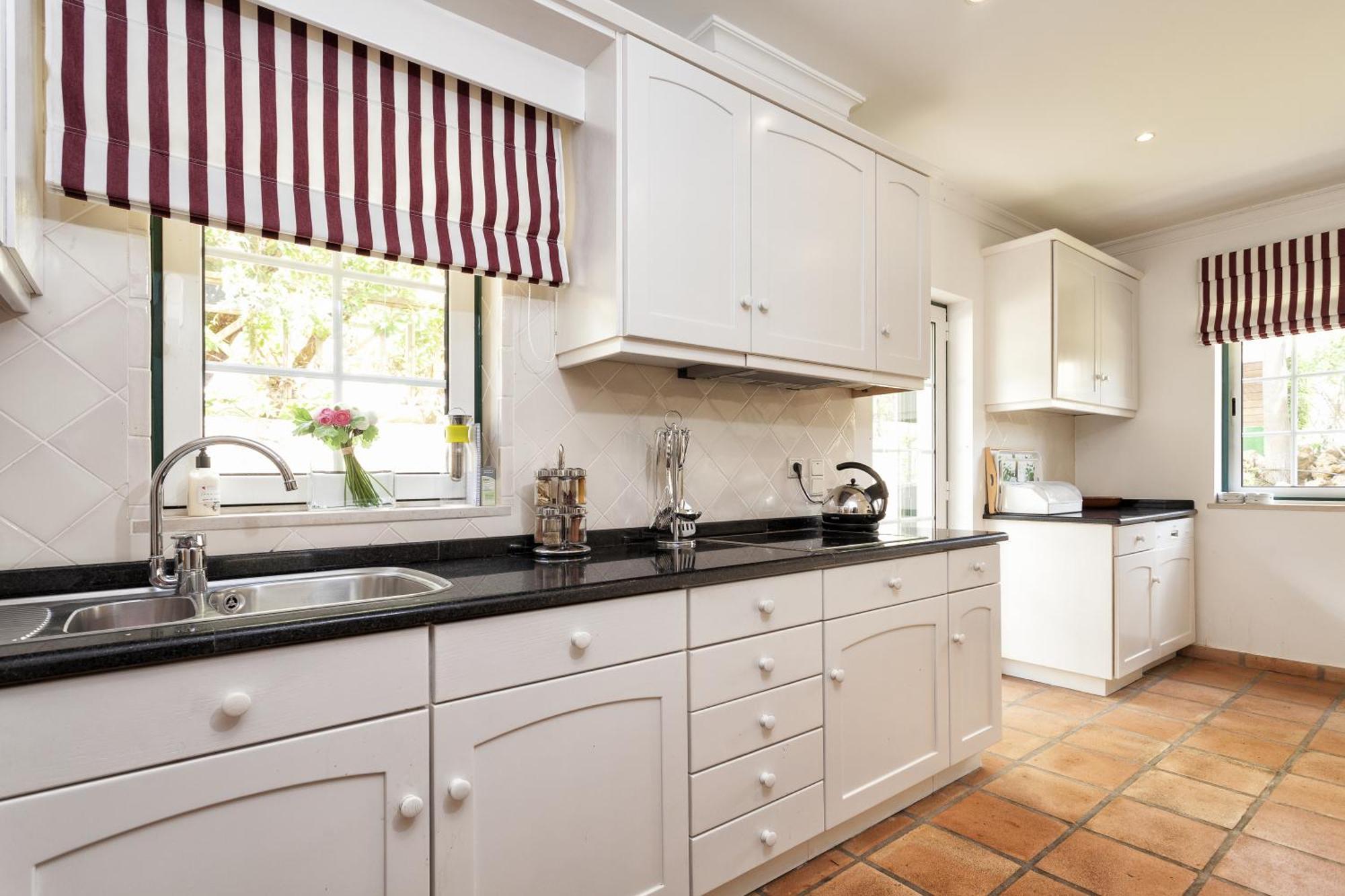 Two-Bedroom Townhouse with Pool,124809552:JPEG