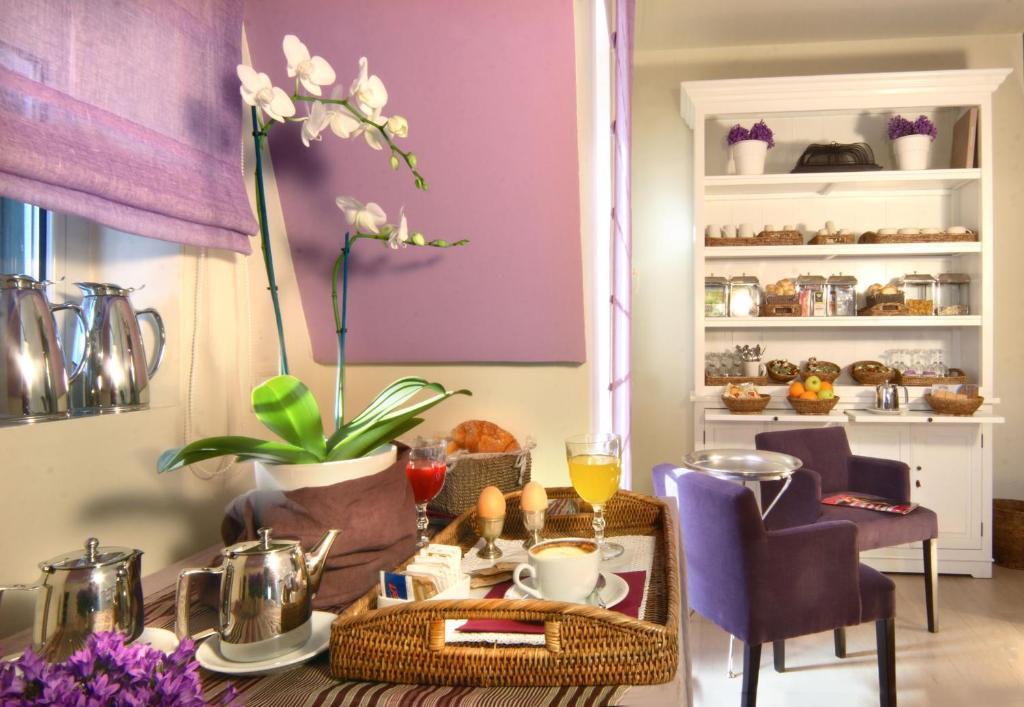 Doppelzimmer mit Terrasse im Nebengebäude