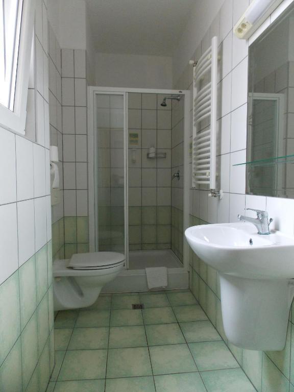 Doppel- oder Zweibettzimmer