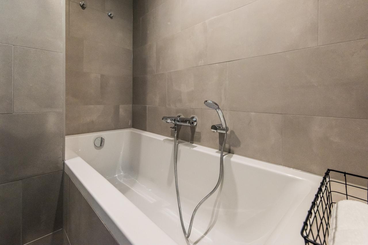 Large 1 Bedroom Apartment Canal view Duplex,633307542:JPEG