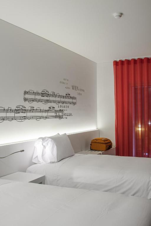 Superior Double or Twin Room,1223949592:JPEG