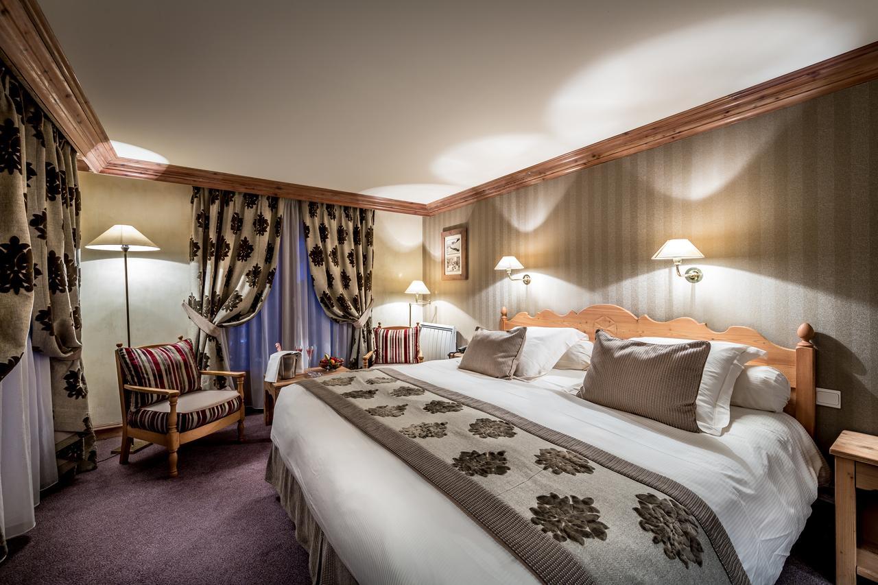 Deluxe Tweepersoonskamer met 1 of 2 Bedden en Uitzicht op de Bergen