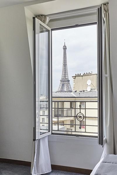 Habitación Doble Superior con vistas a la Torre Eiffel
