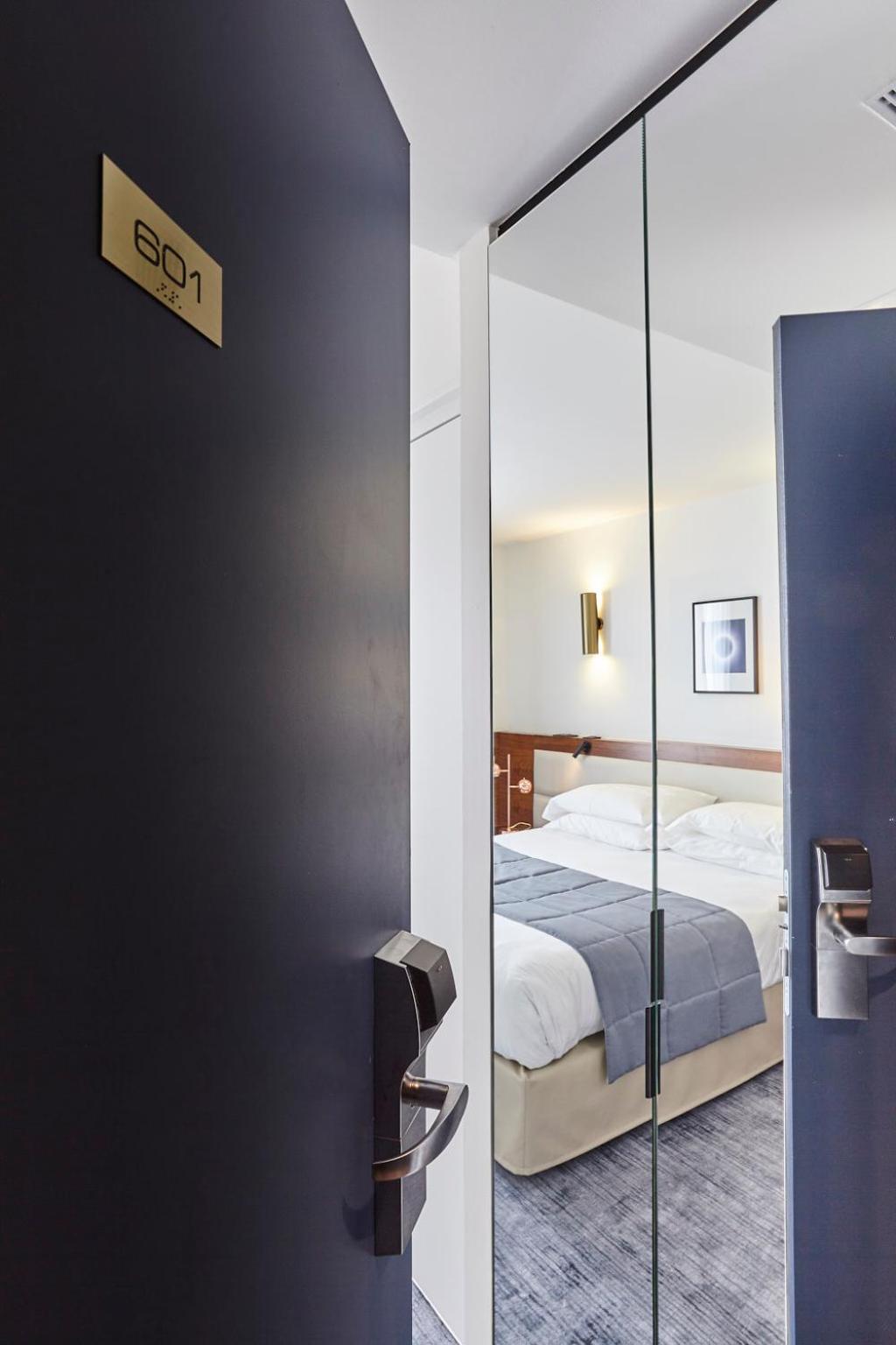 Superior Double Room view on the Eiffel Tower